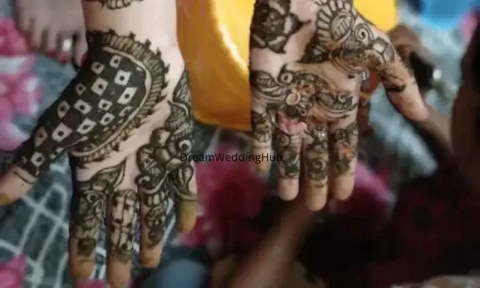 Farzana  Mehndi  Artist