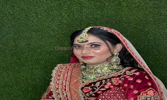Femz Beauty Saloon || Top Beauty Parlour, Makeup Artist, Ladies Grooming Salon, Hair And Skin Salon