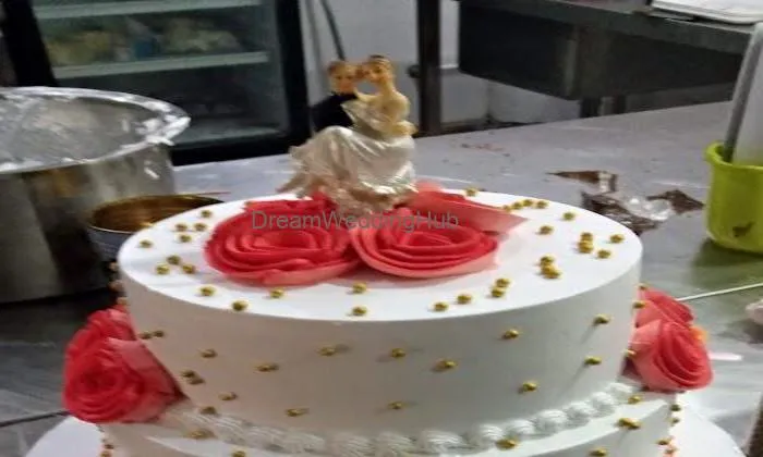 Fnp Cakes - Cake Delivery In City Center, Gwalior