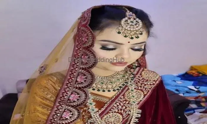 Freelance Makeup Artist Shreyanshmakeup_world