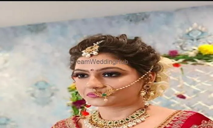 Galaxie Hairstyle Pooja