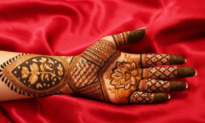 Gautam Mehandi Artist