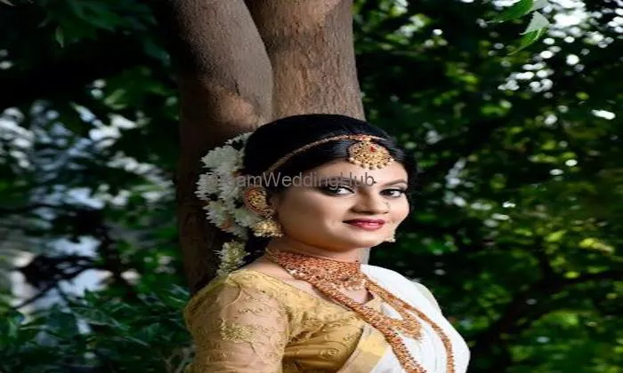 Gayatri Beauty Care, Bhusawal