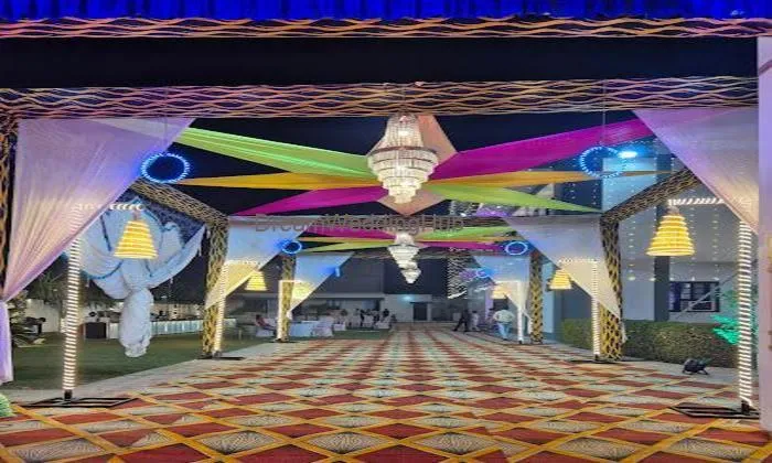 Geet Paradise Lawn