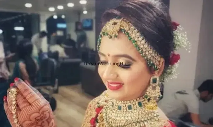 Glammee By Meenal Ambrish