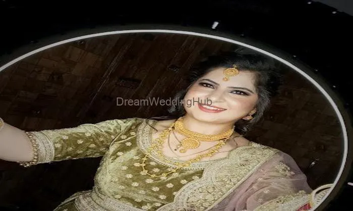 Gloaurra Makeup Studio Gloaurra Makeup Studio