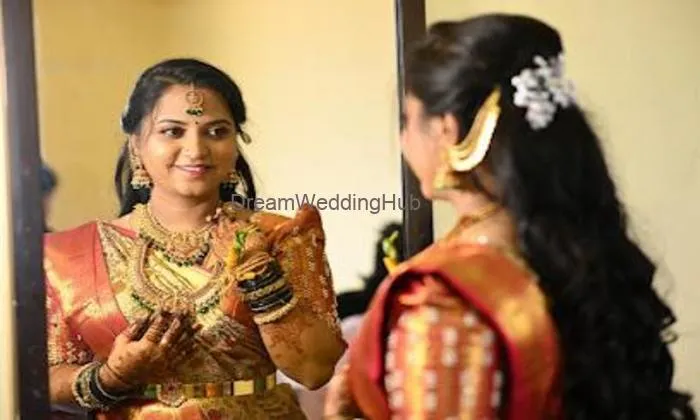 Gouri Beauty Parlour