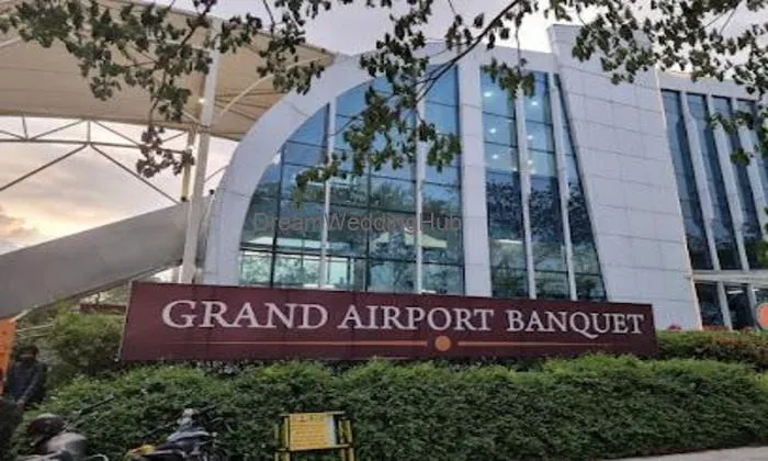 Grand Airport Banquet