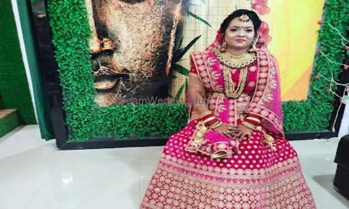 Greenlooks Unisex Salon Makeup Studio