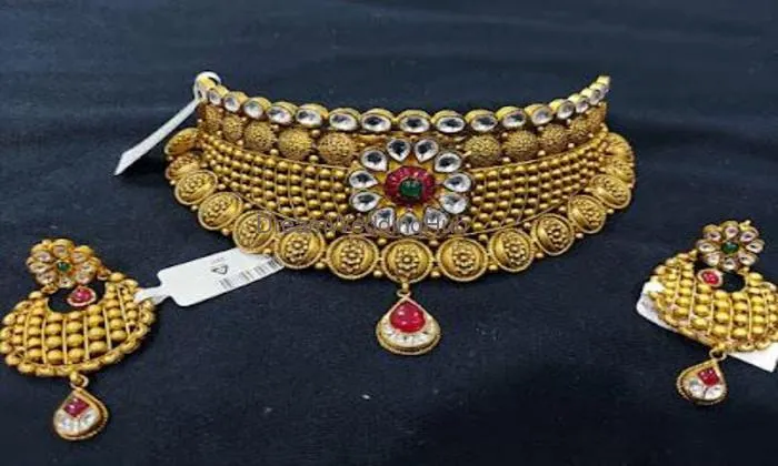 Guddu Sarraf (hallmark Jewellery Shop)