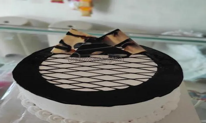 Gulshan Bakery {cake, Pastry & Ice Cream Shop}