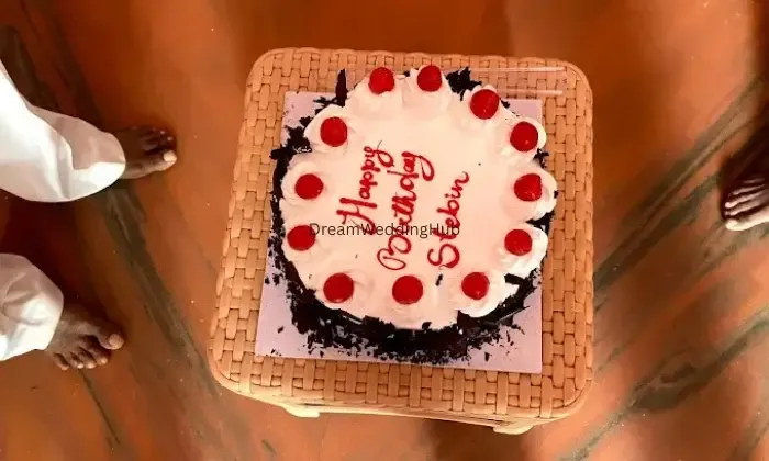 Hannahs World Homemade Cake