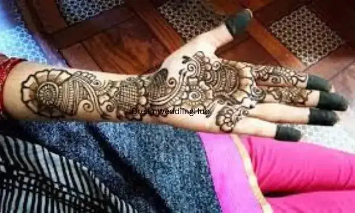 Hariom Mehndi Art
