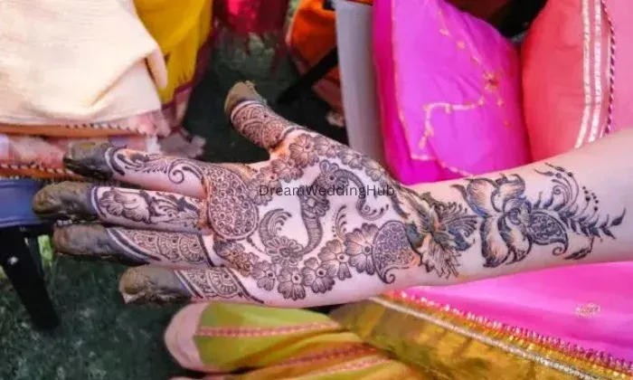Harsh Mehendi Desginer