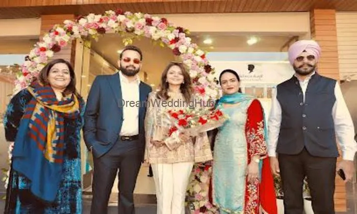 Headmasters Salon Bathinda | Best Salon In Bathinda | Best Makeup Artist In Bathinda