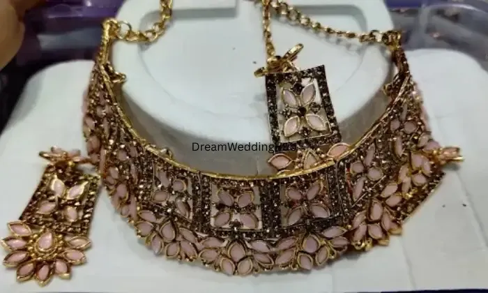 Heena Collection