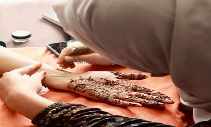 Henna By Dentist(insha_henna_)