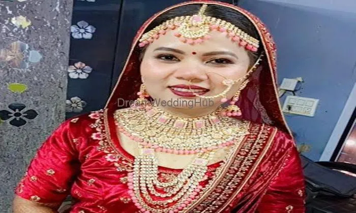 Hi-touch Beauty Salon - Best Makeup Artist In Khanna