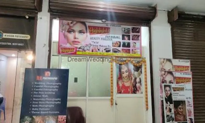Highlights Women's Beauty Parlour