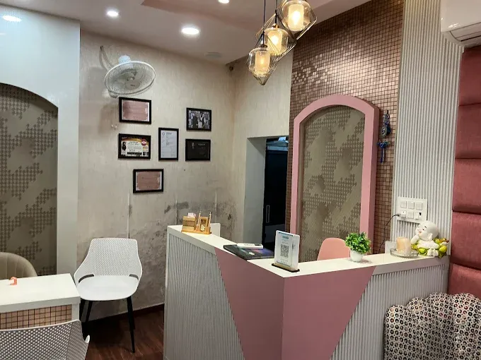 Himani Makeup Studio & Academy 