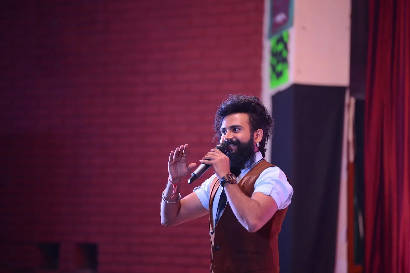 Himanshu Anchor