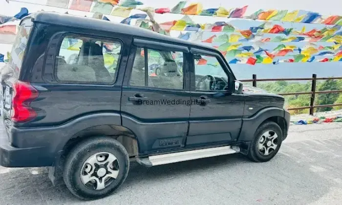Hire Taxi And Luxury Car For Rent