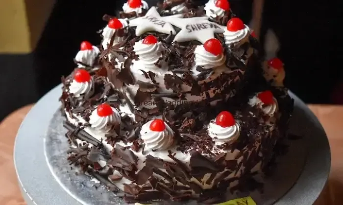 Hiya Mon Cakes