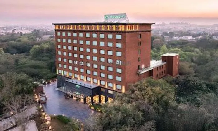 Holiday Inn Gurgaon Nh8, An Ihg Hotel Holiday Inn Gurgaon Nh8, An Ihg Hotel