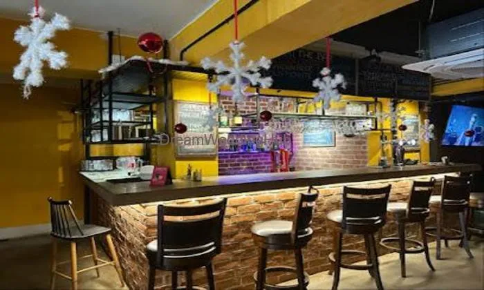 Hollywood Bar And Restaurant