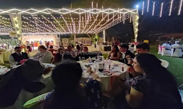 Holy Family Upper Lawns, Chakala