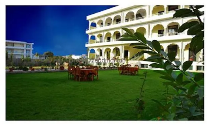 Hotel Ananta Palace