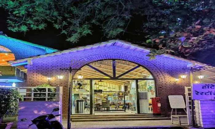 Hotel Blue Leaf