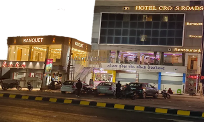 Hotel Cross Roads & Guest House
