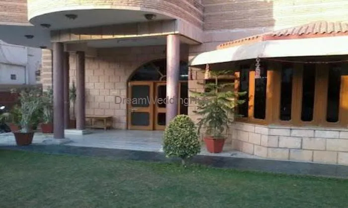 Hotel Holy Family