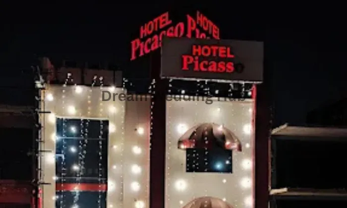 Hotel Piccaso Pachim Vihar