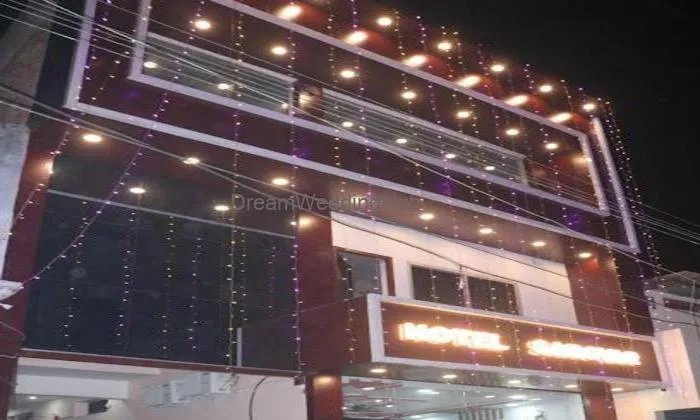 Hotel Sarovar