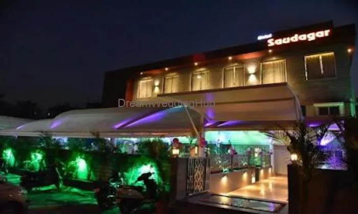 Hotel Saudagar Bar & Lodging