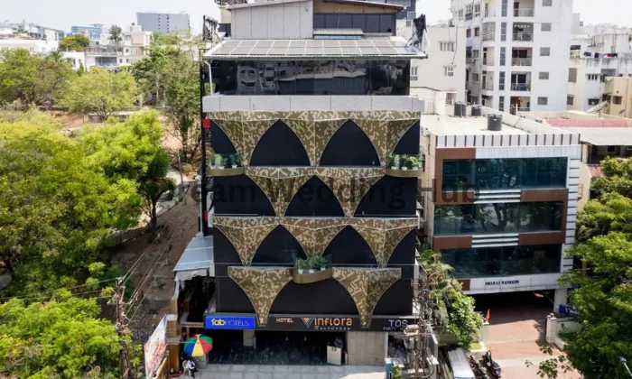 Hotel Vinflora Residency