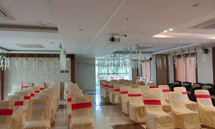 Hotel Yellow Queen
