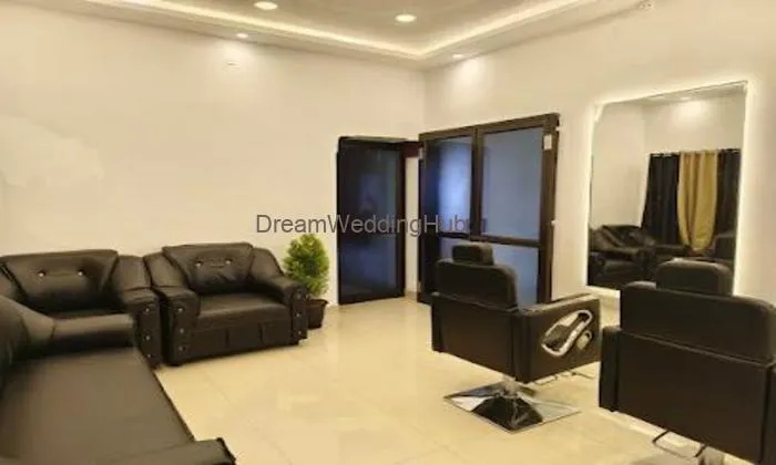 Hturns Ladies Salon & Makeup Artistry (humaise)