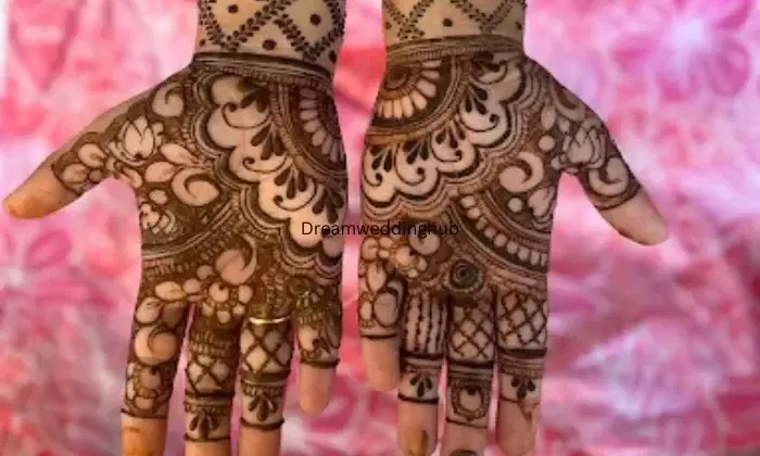 Huda Mehndi Artist