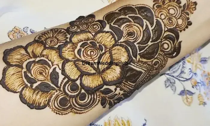 Humera Professional Mehendi Artist