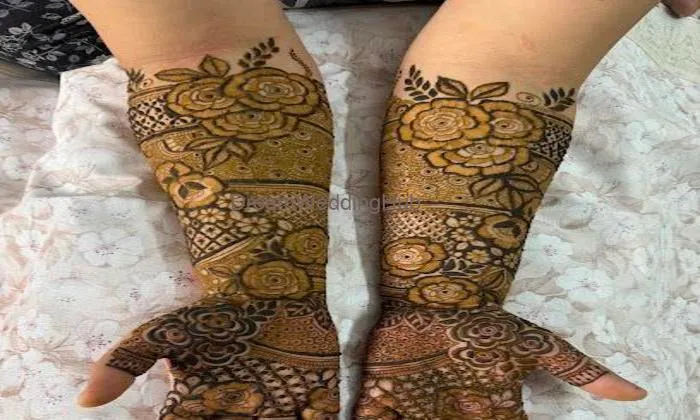 Ihdina Mehendi Artist