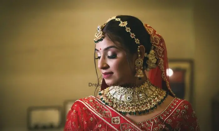 Isha Beauty Salon