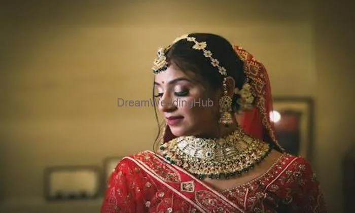 Isha Beauty Salon
