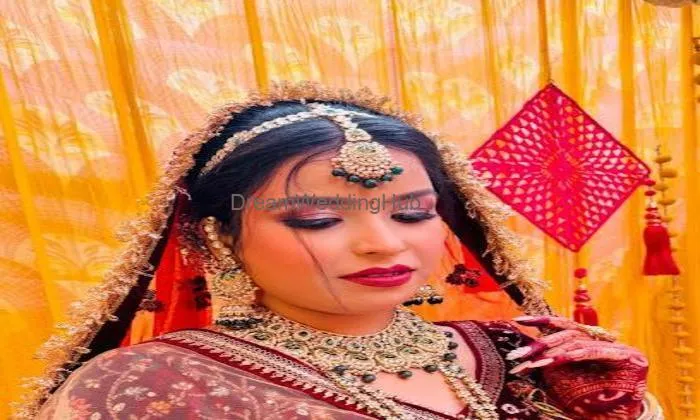 Isha Makeover, Nails And Hair Salon