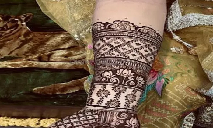 Jabalpur Artist Sakshi Mehndi Artist