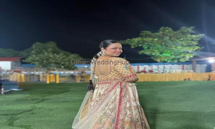 Jain Collection - Wedding Outfits Bridal/groom/siders Chaniya Choli Gown Saree Jewellery Suit Jodhpuri Sherwani On Rent