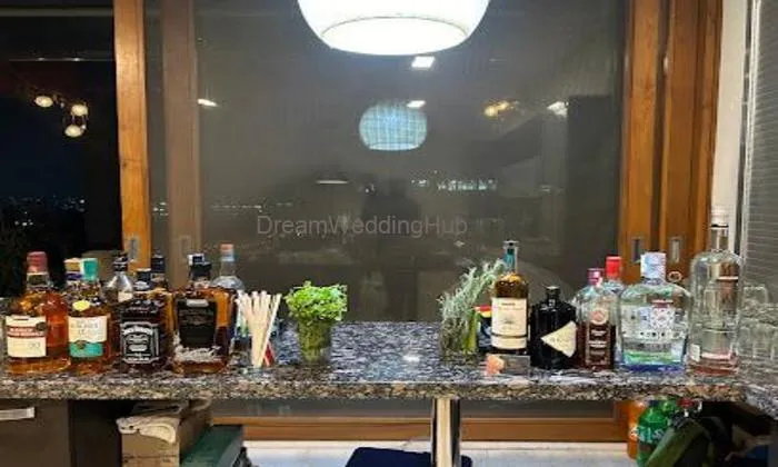 James Elite Bartender