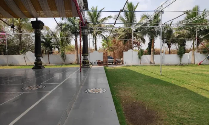 Jamgondi Lawn